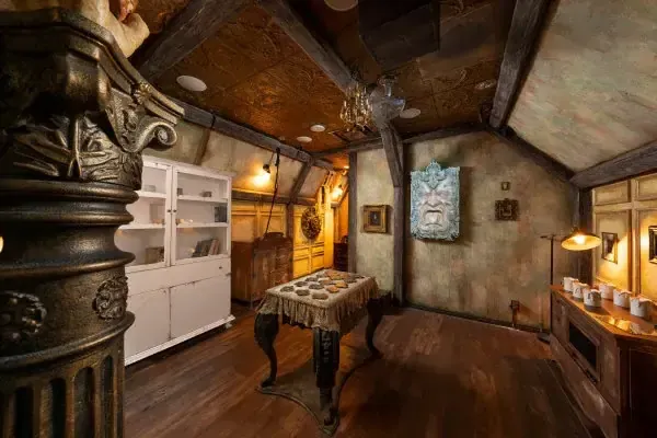 Promotional image for The Haunted Manor at PanIQ Room — Venetian